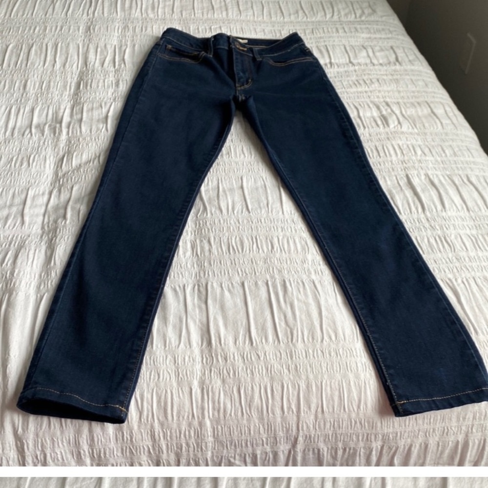 Levi’s 721 dark denim high rise skinny jeans. Size 27.